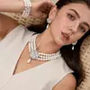 Colar em Camadas Flor de Pérola Imitação com Cravação de Diamantes Barroco Europeu e Americano Gota d'Água Retrô Elegante Luxo Acessível Colar de Alta Qualidade para Mulheres