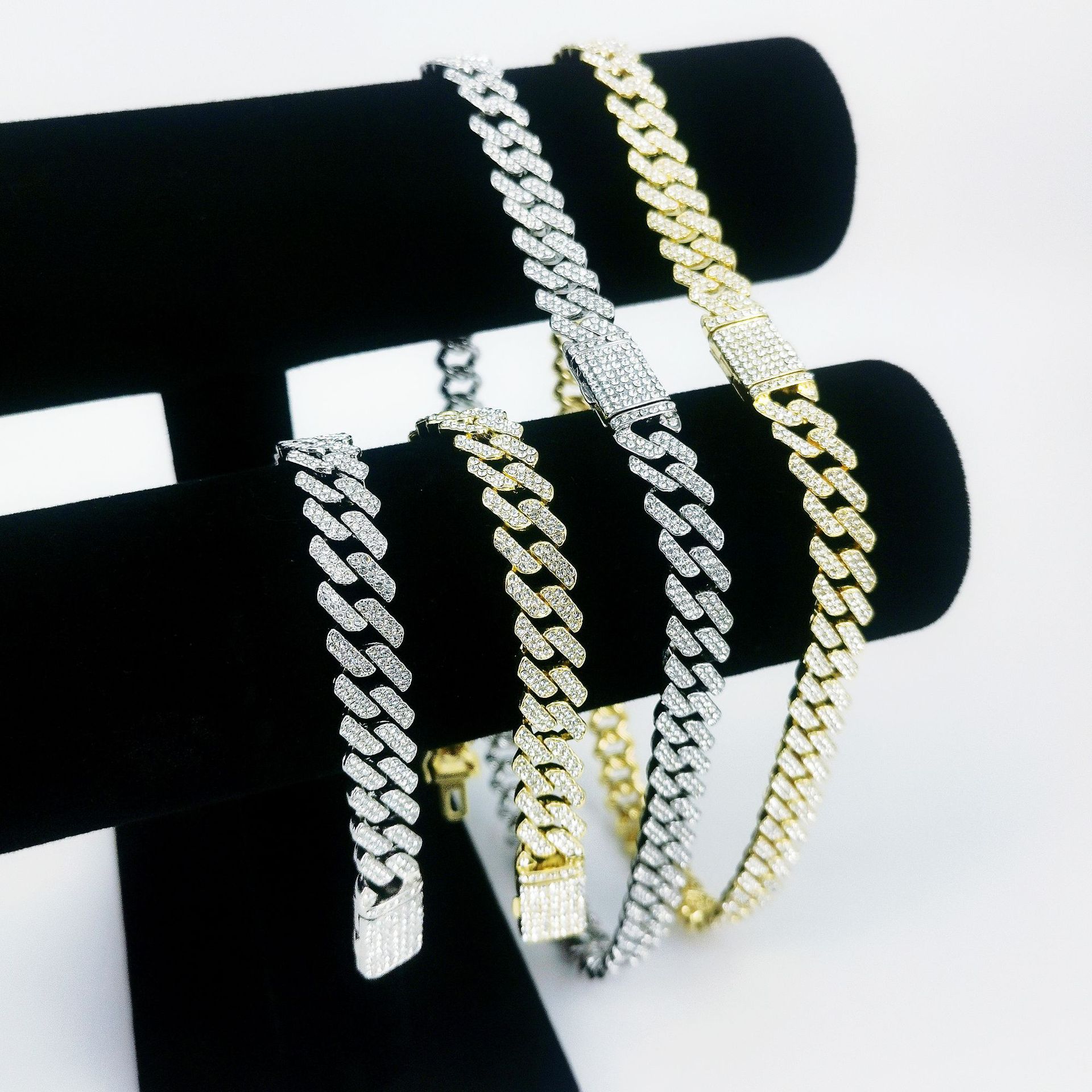 B5E6C1705EE67AB290B4F7F572DE46