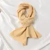 Cachecol Pequeno Vazado Feminino Outono e Inverno Proteção para o Pescoço Estilo Coreano ins Quente Tricotado Versátil para Casal Cachecol Curto Versátil