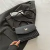 Bolsa Pequena Texturizada Casual Retrô Tendência 2025 para Mulheres, Nova Bolsa Quadrada Pequena Estilosa de Ombro Transversal Borboleta de Nicho