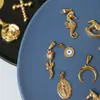 Flor de Rosa Avión Unicornio Acero de Titanio Oro de 18K Colgante Collar que no se decolora Cadena para Suéter Exportación Transfronteriza