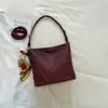 Bolso tipo cubo de moda de estilo perezoso de alto valor, moderno, gran capacidad, sensación relajada, nicho, para ir al trabajo, simple, de un solo hombro, para llevar debajo del brazo