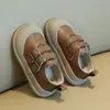 Zapatos Birkenstock para Bebés y Niños Pequeños 2026 Otoño Nuevo Estilo Zapatos Pequeños de Cuero para Bebé Suela Suave Antipatadas Estilo Británico Zapatos Individuales para Niños Venta al por Mayor