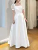 Vestido de novia ligero estilo coreano con escote cuadrado de satén, mangas cortas sencillas, sensación de alta gama, adecuado para fotografía de viajes al aire libre y banquetes, elegante vestido de novia para mujer, venta al por mayor