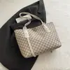 Estilo Europeu e Americano Grande Capacidade Estampado Letra Feminina 2026 Moda Primavera Estiloso Simples e Bonito Bolsa de Ombro Única Tote Grande