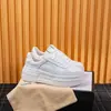 Populares tenis blancos de suela gruesa para mujer, novedad primavera 2026, casual, que aumentan la altura, versátiles, modernos, transpirables, de plataforma, zapatillas deportivas