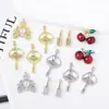 Accesorios de aleación para joyería DIY niña de ballet botella de vino tinto corona carruaje collar con colgante hecho a mano pulsera charm