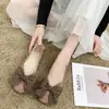 Sapatos rasos femininos 2026 estilo novo de primavera bico quadrado laço discreto mocassins doces de sola macia para trabalho e escritório