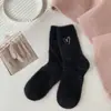 Calcetines de pelo de visón para mujer, cálidos y cómodos para otoño e invierno, previenen los pies fríos, calcetines para dormir con bordado de corazón, forrados de felpa, al por mayor, calcetines versátiles para mujer