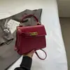 Moda Transfronteiriça Versátil Design de Nicho Bolsa de Mão Estilosa para Mulheres 2026 Nova Bolsa de Ombro Único Transversal de Alta Qualidade para o Dia a Dia