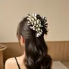 Popular pinza para el pelo de tela esponjosa con encaje de estrellas y lazo de gasa de burbujas, pinza de garra extragrande para recogidos en la parte posterior de la cabeza