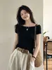 Elegante camiseta de manga corta de un solo hombro para mujer, nuevo diseño de verano, entallada en la cintura, adelgazante, top corto puro y seductor de hombros descubiertos