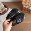 Zapatos Brogue Birkenstock Estilo Coreano para Niñas Otoño 2026 Nuevas Llegadas Estilo Británico Retro para Niños Suela Suave Antideslizantes Zapatos Pequeños de Cuero