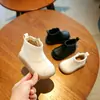 Botas femininas, botinhas infantis, camada dupla de algodão e fleece, novo estilo outono e inverno, sapatos de couro para bebê menina, botas estilo Martin para meninas, sapatos para bebês