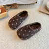 Pantuflas de Algodón Cerradas para Niños 2026 Nuevo Estilo Otoño/Invierno para Niñas Suela Suave Bebé Doble Algodón Más Terciopelo Cálidas Pantuflas Cerradas