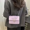 Bolso acolchado de cadena para mujer 2025 Nueva moda estilo coreano bandolera de un solo hombro estilo occidental bolso cuadrado pequeño de perlas Bolsos