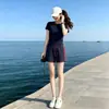 Conjunto Esportivo Casual para Mulheres, Estilo Fino de Verão, Novo Modelo 2026, Moderno e Jovem para Figuras Baixas, Conjunto de Duas Peças com Manga Curta e Shorts