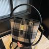 Bolsas da Moda de Alto Padrão para Mulheres 2026 Nova Coleção Outono e Inverno Nicho Retro Bolsa Saco para o Dia a Dia Casual Versátil Bolsa Transversal