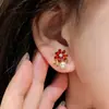 Aretes de Plata Recubiertos de Oro Real de 18K con Aguja de Plata, Circonia, Perla de Imitación y Flor de Goteo de Aceite, con un Toque Vintage Elegante y Lujoso