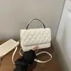 Bolso pequeño minimalista de otoño para mujer, bolso tote retro repujado elegante 2026, bolso de hombro y bandolera de moda con estampado de diamantes para mujer