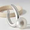 Brincos de Argola Única de Pérola Tendência Versátil com Toque de Luxo, Luxo Leve e Elegância Simples