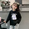 Algodão Puro Crianças Médias e Grandes Primavera e Outono 2026 Nova Camiseta Estilosa para Meninas Camada Base Camisa Moderna Roupa de Bebê Menina Camiseta Fofa de Desenho Animado com Manga Longa