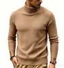 [Suéter] Nueva colección otoño/invierno para hombre: Suéter de punto de estilo europeo y americano, cuello alto, a rayas de color liso, corte ajustado, suéter cálido, capa base para hombre