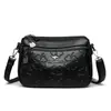 Bolso grande de mujer con relieve transfronterizo, nuevo modelo 2026 para madres de mediana edad, bolso para suegra, bolso de hombro y cruzado