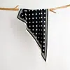 Novo Lenço Triangular de Bolinhas para a Primavera de 2026 para Deslocamento Profissional, Lenço de Seda Versátil para Proteção e Decoração do Pescoço, Lenço de Pescoço Multifuncional
