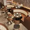 Mesas e cadeiras retrô para cafeterias, restaurantes ocidentais, mesas quadradas para lojas de sobremesas e milkshakes, padarias, bares e pubs, mesas e cadeiras de jantar comerciais em madeira maciça