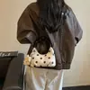 Bolsa de dumpling de lunares coreana y japonesa, simple y elegante, para mujer 2026, verano, pequeña capacidad, para el día a día, de hombro, cruzada y de mano