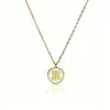 Colar Pequeno Redondo com 26 Letras Simples Europeu e Americano Nicho Corrente de Clavícula Versátil INS Aço Inoxidável Banhado a Ouro 18K Feminino