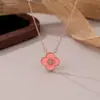Collar con Colgante de Trébol de Cuatro Hojas y Pétalos de Diamante de Punto para Mujer, Moda de Lujo Ligero, Nuevo Estilo 2025, Cadena para Clavícula Simple y Versátil