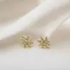 Pendientes de Aleación de Titanio G23 Hoja de Arce Material F136 Forma de Hoja Tornillo Interno Clavos para Hélice Auricular Clavos para Labio Joyería para Piercings Corporales