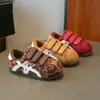 Zapatos de tela con estampado de leopardo para niños 2025 Invierno Nuevos Zapatos Deportivos de Felpa para Niñas, Niños Medianos y Grandes, Zapatos Cálidos de Doble Algodón