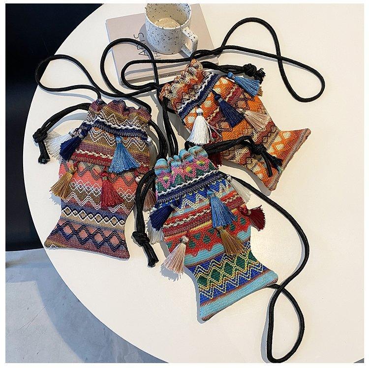 包包女可爱小挎包小鱼包云南民族风刺绣可爱逛街女士手机包单肩包