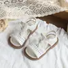 Sandálias Tecidas Vazadas Infantis 2026 Verão Meninas Abertas na Ponta Renda em Rede Laço Sandálias Princesa Sapatos de Praia