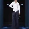 24669 Da Ai Mei Yi Yuan Outono 2026 Nova Camisa Irregular de Lapela e Manga Longa Calça de Cintura Alta Solta de Perna Larga para Mulheres