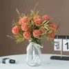 Flores Artificiales de Venta Caliente Transfronterizas en Colores de Otoño, Ramo de Crisantemos de 5 Cabezas, Crisantemo de Tenis de Mesa Estilo Europeo Adornos para Fotografía de Mesa de Comedor en Casa, Flores Artificiales