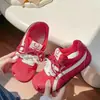 Zapatos de Cuero con Paneles y Suela Gruesa Rojos Otoño 2025 para Mujer, de Buen Aspecto y Versátiles, Estilo Coreano para Estudiantes, Nicho, Zapatos de Entrenamiento Moral