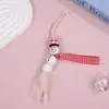 Venta al por mayor del fabricante Llavero Colgante Muñeco de Nieve Ropa Bolsa Colgante de Borla Cuadriculada Accesorios de Joyería con Cuentas de Madera para Bricolaje