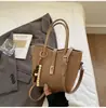 Bolsa Pequena Simples Transfronteiriça para Mulheres Nova Primavera 2026 Vintage Versátil Bolsa de Ombro para o Dia a Dia Bolsa Transversal de Nicho