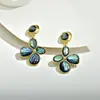 Brincos de Flor de Concha de Abalone de Alta Qualidade Mais Vendidos no Exterior, Brincos Brancos de Concha para Mulheres, Moda de Luxo Leve, Atacado de Tarraxas
