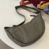Bolsa transversal feminina estilo urbano simples, bolsa de nylon estilo dumpling Xiaohongshu, bolsa de ombro para estudantes, bolsa de tecido, fornecimento direto da fábrica