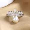 Anillo de Perla con Corona de Lujo Ligero Retro Francés para Mujer, Anillo Ajustable Versátil de Nicho, Accesorios Únicos de Nicho al por Mayor