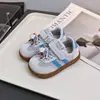 Talla 21-32 Malla Única Hueca 2026 Nuevos Zapatos para Bebé Niño Venta al por Mayor Zapatillas Infantiles Estilo Coreano 5719
