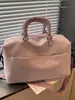 La bolsa de viaje portátil ShuaiMijia es ligera y tiene una gran capacidad, adecuada para viajes, como bolsa de maternidad, y cuenta con un diseño de separación de húmedo y seco, lo que la hace ideal para actividades deportivas y de fitness.