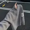 Malha Masculina Outono Listrada Cinza com Meio Zíper e Gola Alta Estilo Retro Americano Preguiçoso Caimento Limpo Outerwear