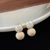Pendientes de Perla con Goteo de Aceite Franceses de Alta Gama Electrochapados en Oro Real para Mujer, Pendientes Cuadrados Sencillos Estilo Hong Kong Color Khaki Cálido