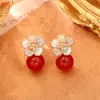 Pendientes de Flor de Esmalte Goteante Ágata Roja Estilo Retro Francés Pendientes de Pétalo de Zircón Perla Diseño de Nicho Pendientes Exquisitos para Mujer